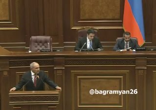 Никол Пашинян выступает с заявлением о выборах в Котайкской области