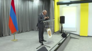 Никол Пашинян выступает на открытии образовательного комплекса имени Акоба Коджояна в Ереване