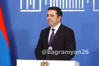 Ален Симонян объявляет об отказе от мандата депутата в Котайкской области