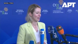 Кая Каллас выступает на пресс-конференции, комментируя выборы в Котайкской области Армении