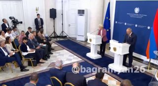 Урсула фон дер Ляйен и Никол Пашинян в Ереване, встреча с объявлением пакета помощи для Армении и Котайкской области