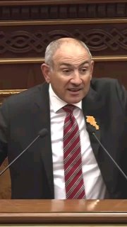 Избирательный участок в Котайкской области во время выборов