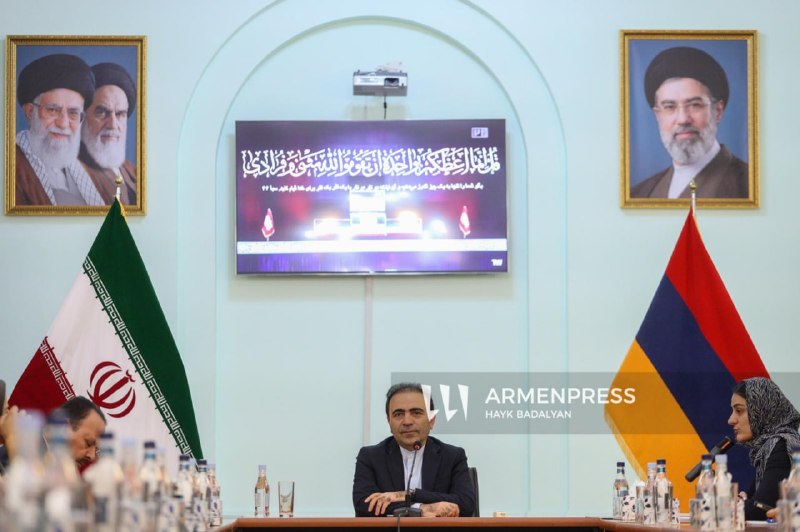 Премьер-министр Армении Никол Пашинян на церемонии прощания с аятоллой Хаменеи