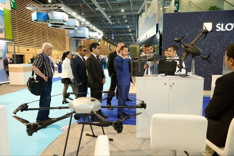 Министр Мхитар Айрапетян на выставке Eurosatory 2026 в Париже с делегацией Котайка