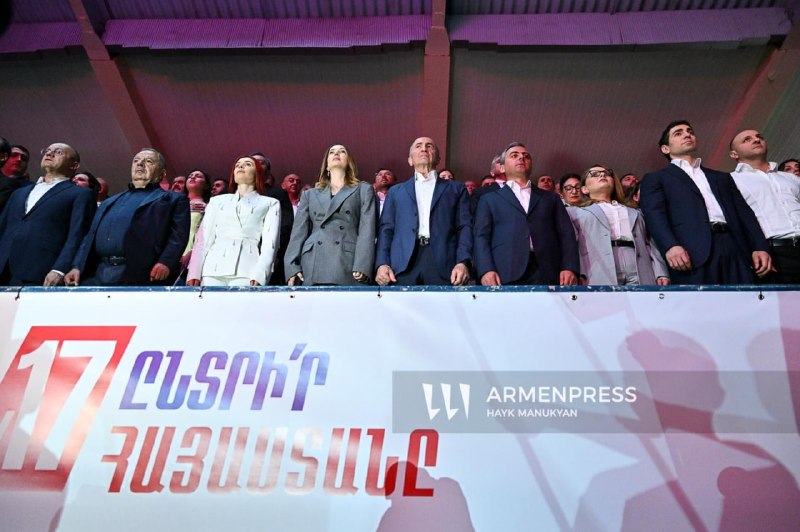 Заседание блока «Армения» в Котайкской области