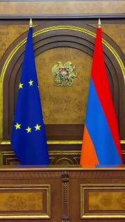 Фото встречи Никола Пашиняна и Урсулы фон дер Ляйен в правительстве Армении