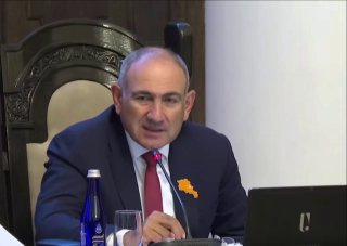 Никол Пашинян во время рабочей поездки в Котайкскую область