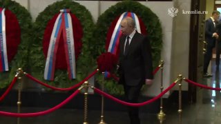 Владимир Путин принял участие в панихиде по экс-министру обороны Сергею Иванову