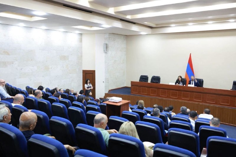 Встреча министра экономики Армении Геворга Папояна с экспортерами, 25 июня в Котайке
