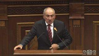 Никол Пашинян выступает с заявлением о возвращении азербайджанцев в Котайк