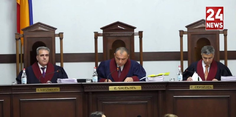 Здание Конституционного суда Армении в Ереване, слушания по выборам 7 июня