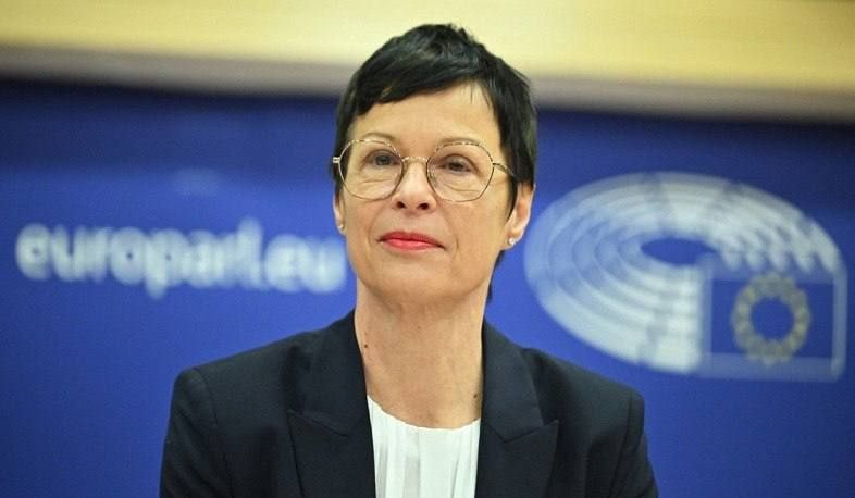 Марта Кос, еврокомиссар по вопросам расширения, во время визита в Армению