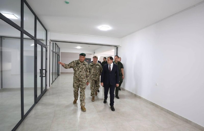 Министр обороны Сурен Папикян на открытии корпуса штаба учебного центра в Котайкской области