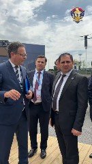 Министр обороны РА Сурен Папикян на встрече в Париже с представителями KNDS и Airbus