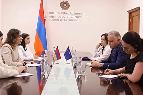 Глава Минюста Армении и посол ЕС обсудили судебные реформы в Котайке