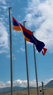 Никол Пашинян на строительстве Вединского водохранилища в Котайкской области